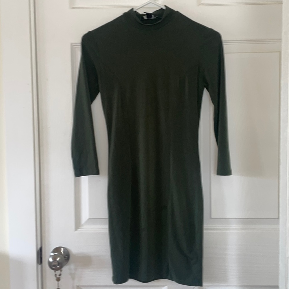 Forever 21 Green Long Sleeve Midi Dress